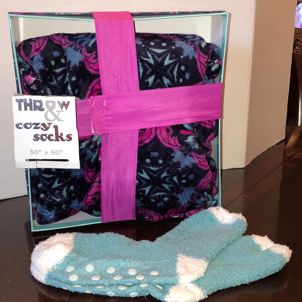 Compy Throw with Cozy Socks, New in Box